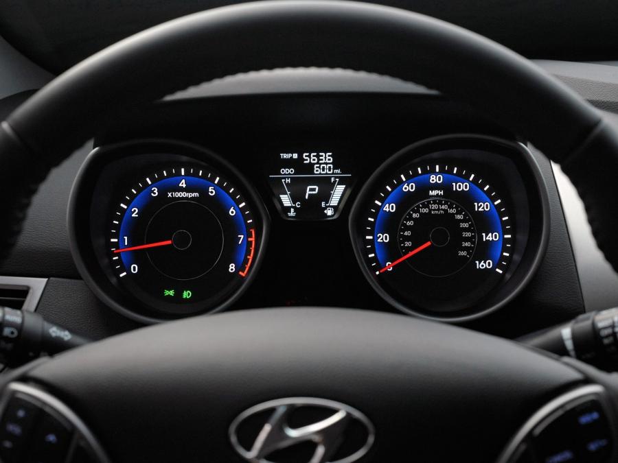  Hyundai Elantra Coupe 2012 года  (фото 4 из 88)
